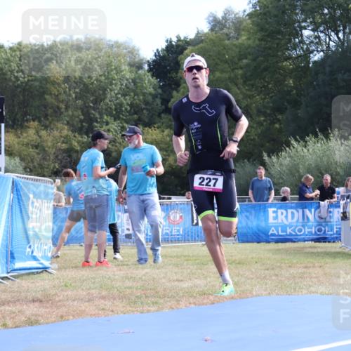 31.08.2025 - Elbe Triathlon Hamburg Strokosch-Dieckow http://msf.ph/oto/8650345 31.08.2025 10:12:57 Ziel 227, 230 meine-sportfotos.de