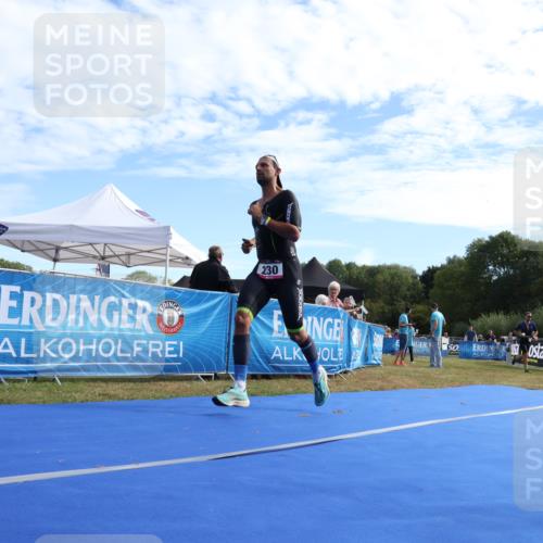 31.08.2025 - Elbe Triathlon Hamburg Strokosch-Dieckow http://msf.ph/oto/8650354 31.08.2025 10:13:06 Ziel 182, 230 meine-sportfotos.de