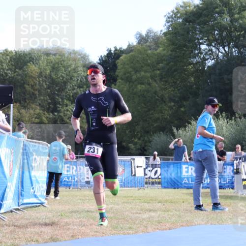 31.08.2025 - Elbe Triathlon Hamburg Strokosch-Dieckow http://msf.ph/oto/8650366 31.08.2025 10:14:29 Ziel 231 meine-sportfotos.de