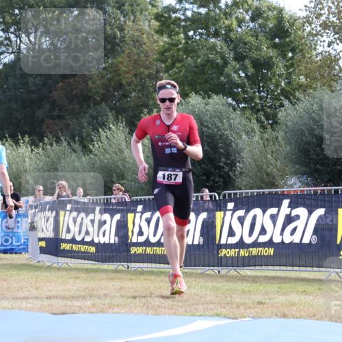 31.08.2025 - Elbe Triathlon Hamburg Strokosch-Dieckow http://msf.ph/oto/8650370 31.08.2025 10:14:48 Ziel 187 meine-sportfotos.de