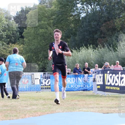31.08.2025 - Elbe Triathlon Hamburg Strokosch-Dieckow http://msf.ph/oto/8650375 31.08.2025 10:15:00 Ziel 215 meine-sportfotos.de