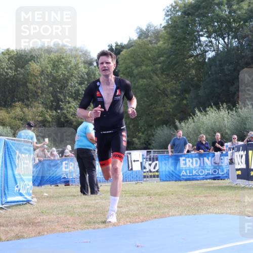 31.08.2025 - Elbe Triathlon Hamburg Strokosch-Dieckow http://msf.ph/oto/8650377 31.08.2025 10:15:01 Ziel 215 meine-sportfotos.de