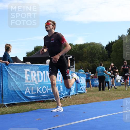 31.08.2025 - Elbe Triathlon Hamburg Strokosch-Dieckow http://msf.ph/oto/8650380 31.08.2025 10:15:31 Ziel 177, 211 meine-sportfotos.de