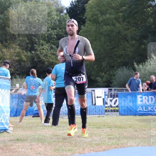 31.08.2025 - Elbe Triathlon Hamburg Strokosch-Dieckow http://msf.ph/oto/8650393 31.08.2025 10:16:12 Ziel 207 meine-sportfotos.de