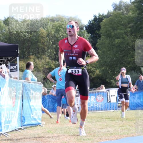 31.08.2025 - Elbe Triathlon Hamburg Strokosch-Dieckow http://msf.ph/oto/8650407 31.08.2025 10:17:04 Ziel 333 meine-sportfotos.de