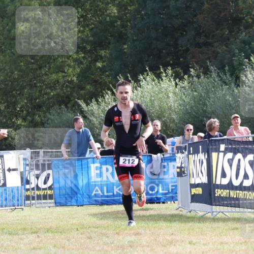 31.08.2025 - Elbe Triathlon Hamburg Strokosch-Dieckow http://msf.ph/oto/8650410 31.08.2025 10:17:28 Ziel 212 meine-sportfotos.de