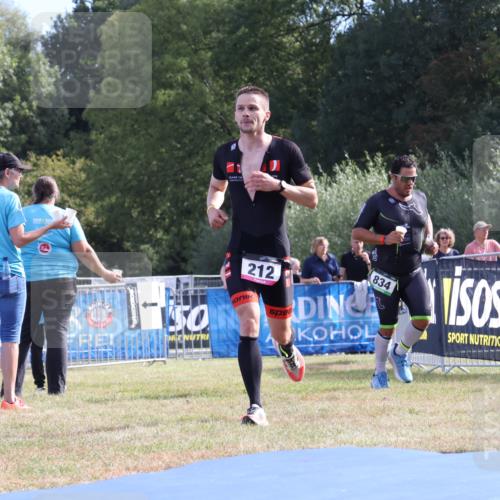 31.08.2025 - Elbe Triathlon Hamburg Strokosch-Dieckow http://msf.ph/oto/8650413 31.08.2025 10:17:30 Ziel 212 meine-sportfotos.de