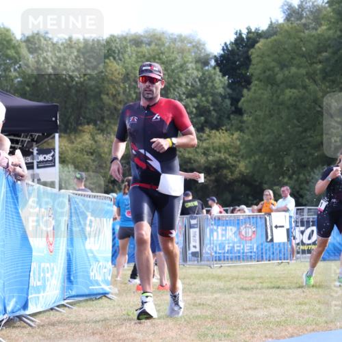 31.08.2025 - Elbe Triathlon Hamburg Strokosch-Dieckow http://msf.ph/oto/8650428 31.08.2025 10:19:10 Ziel 237 meine-sportfotos.de
