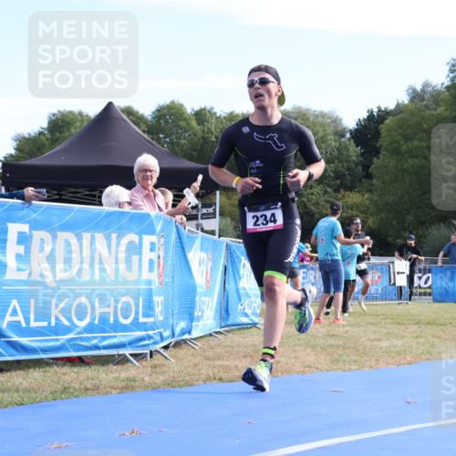 31.08.2025 - Elbe Triathlon Hamburg Strokosch-Dieckow http://msf.ph/oto/8650435 31.08.2025 10:19:36 Ziel 234 meine-sportfotos.de