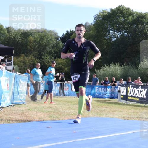 31.08.2025 - Elbe Triathlon Hamburg Strokosch-Dieckow http://msf.ph/oto/8650438 31.08.2025 10:20:15 Ziel 229 meine-sportfotos.de