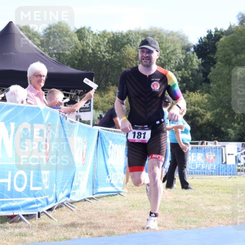 31.08.2025 - Elbe Triathlon Hamburg Strokosch-Dieckow http://msf.ph/oto/8650444 31.08.2025 10:20:27 Ziel 181 meine-sportfotos.de