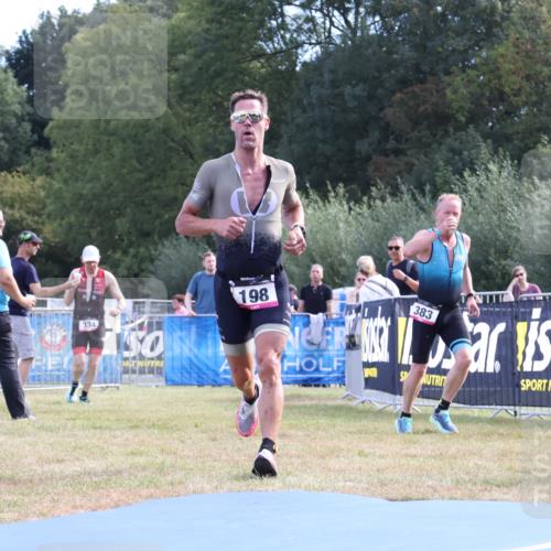 31.08.2025 - Elbe Triathlon Hamburg Strokosch-Dieckow http://msf.ph/oto/8650450 31.08.2025 10:21:20 Ziel 198 meine-sportfotos.de