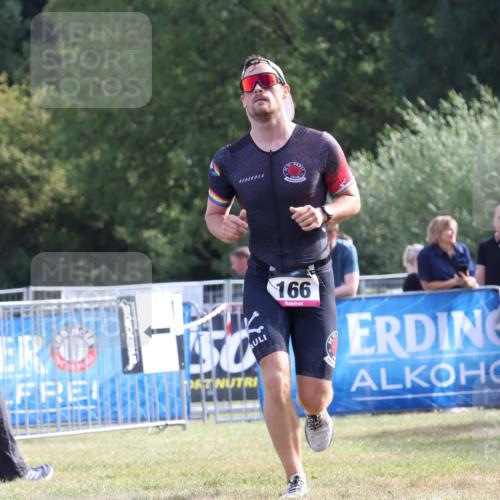31.08.2025 - Elbe Triathlon Hamburg Strokosch-Dieckow http://msf.ph/oto/8650499 31.08.2025 10:22:15 Ziel 166 meine-sportfotos.de