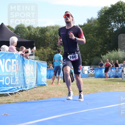 31.08.2025 - Elbe Triathlon Hamburg Strokosch-Dieckow http://msf.ph/oto/8650513 31.08.2025 10:22:18 Ziel 166, 185 meine-sportfotos.de