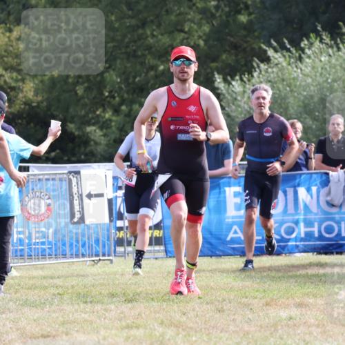 31.08.2025 - Elbe Triathlon Hamburg Strokosch-Dieckow http://msf.ph/oto/8650517 31.08.2025 10:22:21 Ziel 166, 185 meine-sportfotos.de