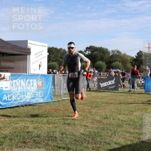 31.08.2025 - Elbe Triathlon Hamburg Strokosch-Dieckow http://msf.ph/oto/8650564 31.08.2025 09:29:02 Laufen 225 meine-sportfotos.de