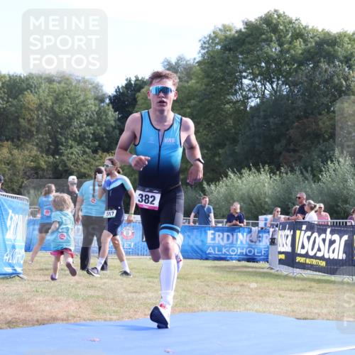 31.08.2025 - Elbe Triathlon Hamburg Strokosch-Dieckow http://msf.ph/oto/8650565 31.08.2025 10:25:06 Ziel 382 meine-sportfotos.de