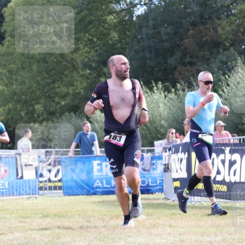 31.08.2025 - Elbe Triathlon Hamburg Strokosch-Dieckow http://msf.ph/oto/8650595 31.08.2025 10:25:34 Ziel 183 meine-sportfotos.de
