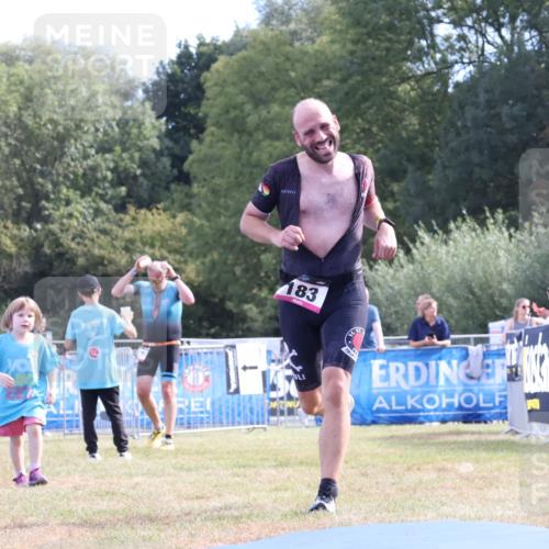 31.08.2025 - Elbe Triathlon Hamburg Strokosch-Dieckow http://msf.ph/oto/8650602 31.08.2025 10:25:35 Ziel 183 meine-sportfotos.de