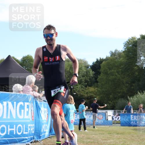 31.08.2025 - Elbe Triathlon Hamburg Strokosch-Dieckow http://msf.ph/oto/8650615 31.08.2025 10:25:48 Ziel 332, 554 meine-sportfotos.de