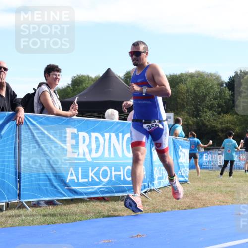 31.08.2025 - Elbe Triathlon Hamburg Strokosch-Dieckow http://msf.ph/oto/8650652 31.08.2025 10:26:03 Ziel 352, 355, 551 meine-sportfotos.de
