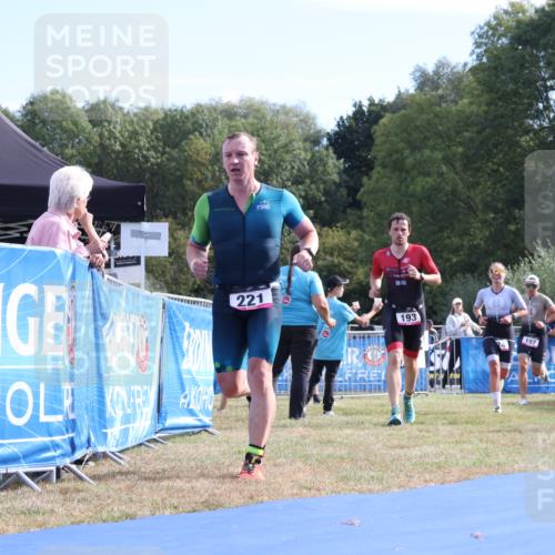 31.08.2025 - Elbe Triathlon Hamburg Strokosch-Dieckow http://msf.ph/oto/8650683 31.08.2025 10:26:18 Ziel 193, 197, 221, 274 meine-sportfotos.de