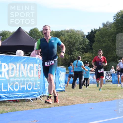 31.08.2025 - Elbe Triathlon Hamburg Strokosch-Dieckow http://msf.ph/oto/8650689 31.08.2025 10:26:18 Ziel 193, 197, 221, 274 meine-sportfotos.de