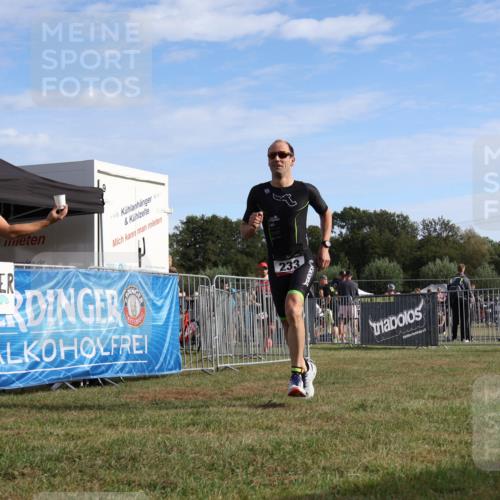 31.08.2025 - Elbe Triathlon Hamburg Strokosch-Dieckow http://msf.ph/oto/8650697 31.08.2025 09:37:34 Laufen 100, 100, 188, 8, 233 meine-sportfotos.de