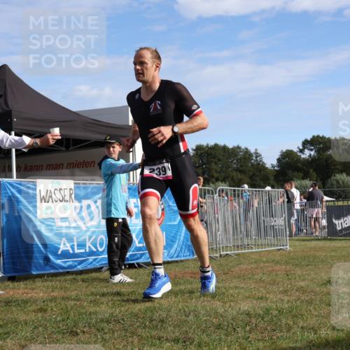 31.08.2025 - Elbe Triathlon Hamburg Strokosch-Dieckow http://msf.ph/oto/8650724 31.08.2025 09:38:51 Laufen 239 meine-sportfotos.de