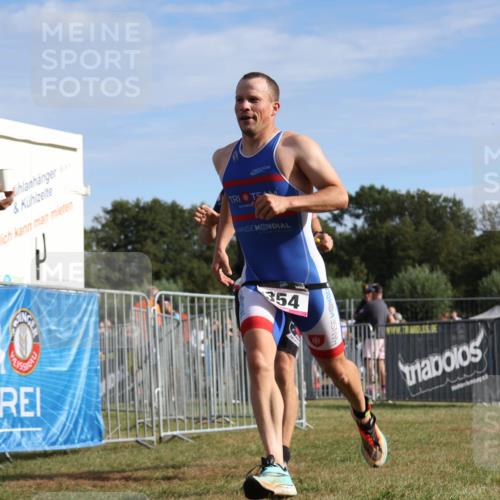 31.08.2025 - Elbe Triathlon Hamburg Strokosch-Dieckow http://msf.ph/oto/8650750 31.08.2025 09:40:25 Laufen 354 meine-sportfotos.de