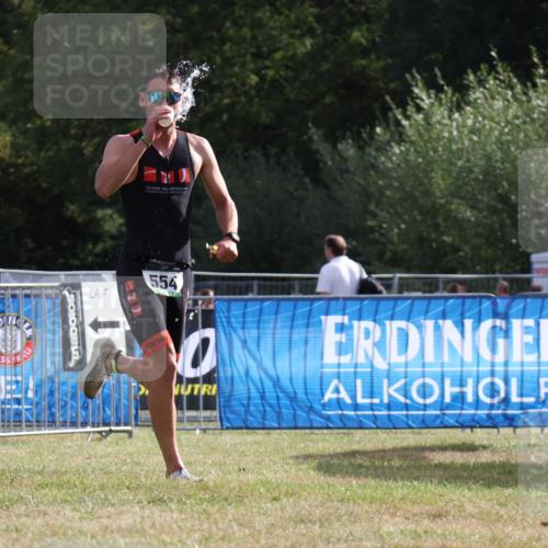 31.08.2025 - Elbe Triathlon Hamburg Strokosch-Dieckow http://msf.ph/oto/8650787 31.08.2025 09:49:50 Laufen 554 meine-sportfotos.de