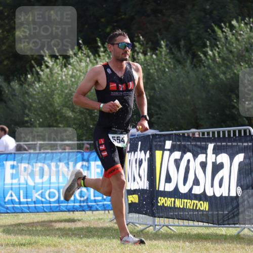 31.08.2025 - Elbe Triathlon Hamburg Strokosch-Dieckow http://msf.ph/oto/8650789 31.08.2025 09:49:51 Laufen 554 meine-sportfotos.de