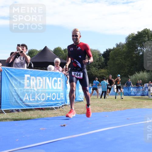 31.08.2025 - Elbe Triathlon Hamburg Strokosch-Dieckow http://msf.ph/oto/8650823 31.08.2025 10:26:39 Ziel 244 meine-sportfotos.de
