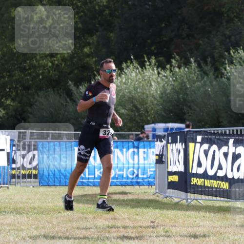 31.08.2025 - Elbe Triathlon Hamburg Strokosch-Dieckow http://msf.ph/oto/8650871 31.08.2025 09:53:51 Laufen 30, 3, 32 meine-sportfotos.de