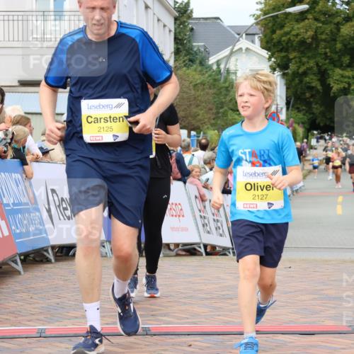 31.08.2025 - 21. Blankeneser Heldenlauf Strokosch-Dieckow http://msf.ph/oto/8650947 31.08.2025 10:35:58 Ziel 2696, 2338, 2316, 2125, 2127, 2400 meine-sportfotos.de