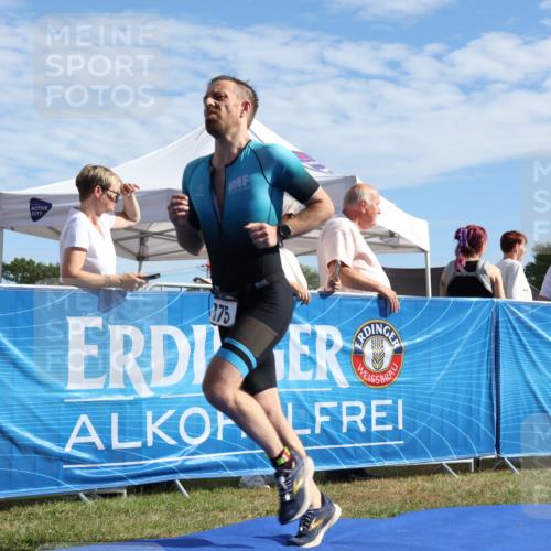 31.08.2025 - Elbe Triathlon Hamburg Strokosch-Dieckow http://msf.ph/oto/8650978 31.08.2025 10:31:17 Ziel 375, 381 meine-sportfotos.de