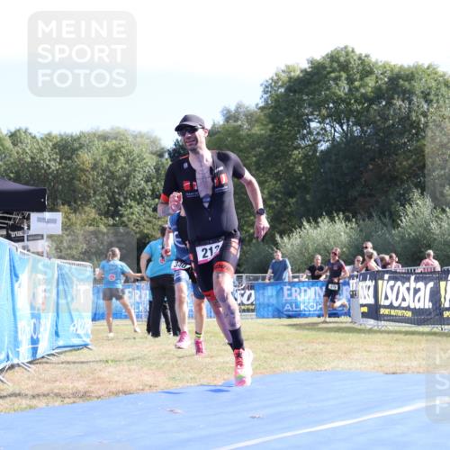 31.08.2025 - Elbe Triathlon Hamburg Strokosch-Dieckow http://msf.ph/oto/8651027 31.08.2025 10:32:57 Ziel 213, 340, 476 meine-sportfotos.de