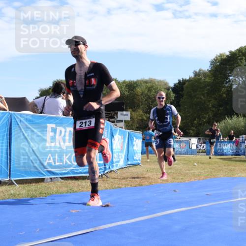 31.08.2025 - Elbe Triathlon Hamburg Strokosch-Dieckow http://msf.ph/oto/8651031 31.08.2025 10:32:58 Ziel 213, 340, 476 meine-sportfotos.de
