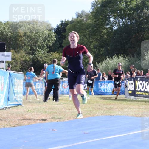 31.08.2025 - Elbe Triathlon Hamburg Strokosch-Dieckow http://msf.ph/oto/8651053 31.08.2025 10:33:14 Ziel 257, 363, 600 meine-sportfotos.de