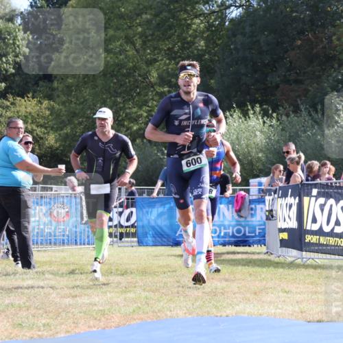 31.08.2025 - Elbe Triathlon Hamburg Strokosch-Dieckow http://msf.ph/oto/8651059 31.08.2025 10:33:16 Ziel 257, 363, 600 meine-sportfotos.de