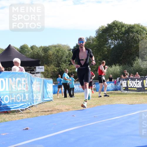 31.08.2025 - Elbe Triathlon Hamburg Strokosch-Dieckow http://msf.ph/oto/8651074 31.08.2025 10:33:40 Ziel 335, 535 meine-sportfotos.de