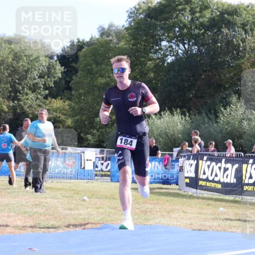 31.08.2025 - Elbe Triathlon Hamburg Strokosch-Dieckow http://msf.ph/oto/8651083 31.08.2025 10:34:34 Ziel 184 meine-sportfotos.de