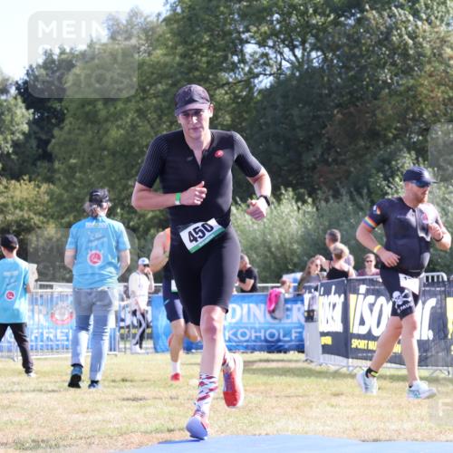 31.08.2025 - Elbe Triathlon Hamburg Strokosch-Dieckow http://msf.ph/oto/8651089 31.08.2025 10:35:42 Ziel 450 meine-sportfotos.de