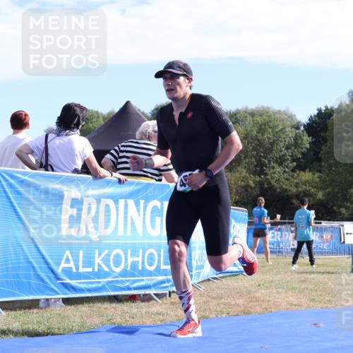 31.08.2025 - Elbe Triathlon Hamburg Strokosch-Dieckow http://msf.ph/oto/8651092 31.08.2025 10:35:43 Ziel 450 meine-sportfotos.de