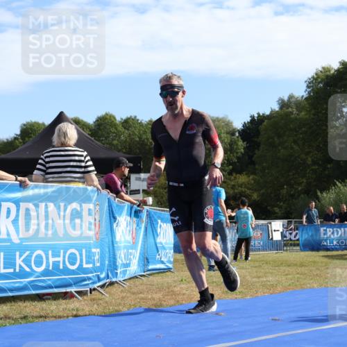 31.08.2025 - Elbe Triathlon Hamburg Strokosch-Dieckow http://msf.ph/oto/8651100 31.08.2025 10:36:13 Ziel 165, 214 meine-sportfotos.de