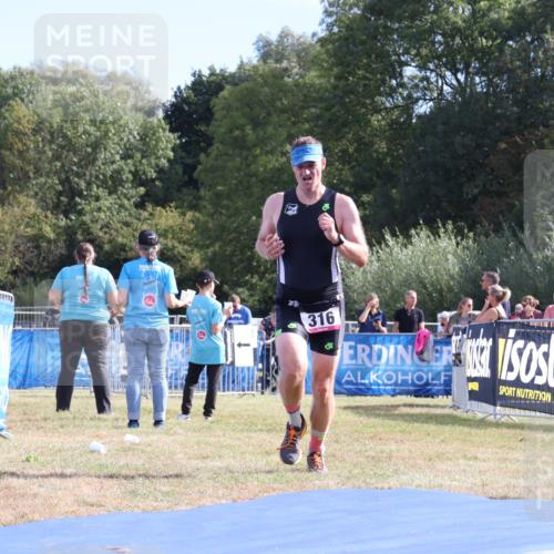 31.08.2025 - Elbe Triathlon Hamburg Strokosch-Dieckow http://msf.ph/oto/8651174 31.08.2025 10:39:24 Ziel 316 meine-sportfotos.de