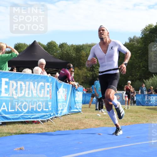 31.08.2025 - Elbe Triathlon Hamburg Strokosch-Dieckow http://msf.ph/oto/8651248 31.08.2025 10:42:11 Ziel 246, 265, 596 meine-sportfotos.de