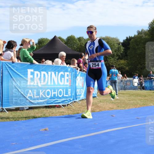 31.08.2025 - Elbe Triathlon Hamburg Strokosch-Dieckow http://msf.ph/oto/8651261 31.08.2025 10:42:35 Ziel 254, 261 meine-sportfotos.de