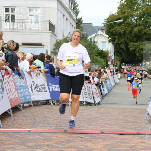 31.08.2025 - 21. Blankeneser Heldenlauf Strokosch-Dieckow http://msf.ph/oto/8651262 31.08.2025 10:29:59 Ziel 2260, 2603, 2602 meine-sportfotos.de