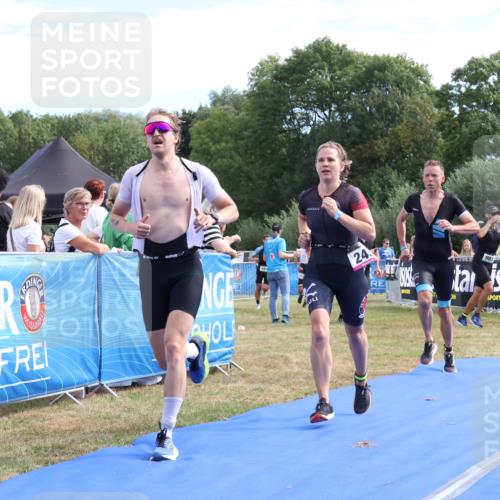 31.08.2025 - Elbe Triathlon Hamburg Strokosch-Dieckow http://msf.ph/oto/8651598 31.08.2025 10:51:15 Ziel 249, 348, 378, 457 meine-sportfotos.de